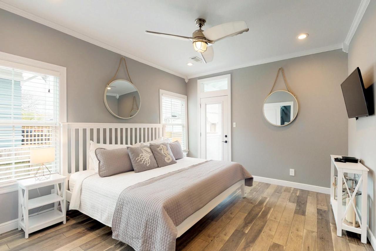 The Breezy Bungalow Γκάλβεστον Εξωτερικό φωτογραφία